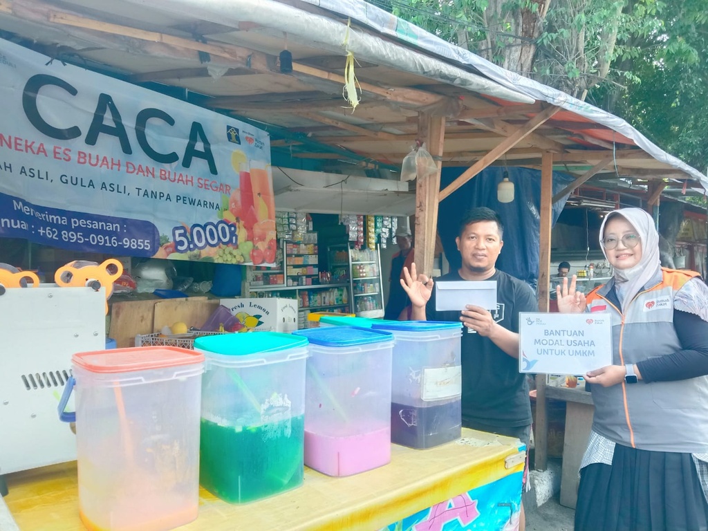 CACA ANEKA ES BUAH DAN BUAH SEGAR BERKEMBANG PESAT MELALUI PROGRAM EKONOMI OK OCE PEDULI-BAPAS