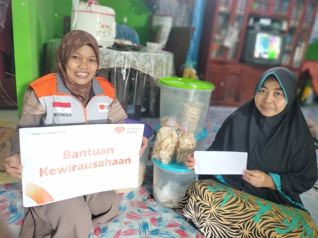 RUMAH ZAKAT SALURKAN BANTUAN MODAL UNTUK BERDAYAKAN UMKM
