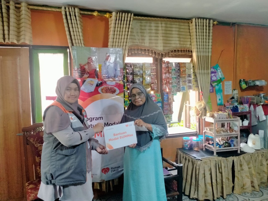 RUMAH ZAKAT SALURKAN BANTUAN MODAL UNTUK KEMBANGKAN USAHA ANGGOTA BUMMAS