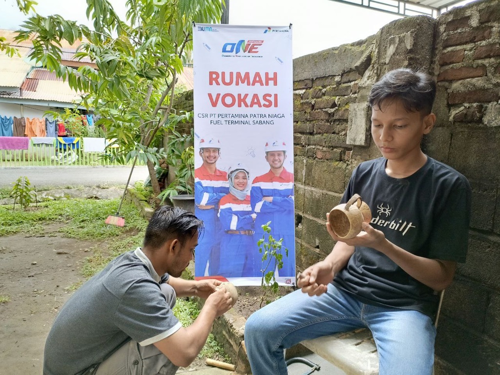 PT. PERTAMINA PATRA NIAGA FUEL TERMINAL SABANG DAN RUMAH ZAKAT MELAKUKAN KEGIATAN PELATIHAN HANDYCRAFT RUMAH VOKASI
