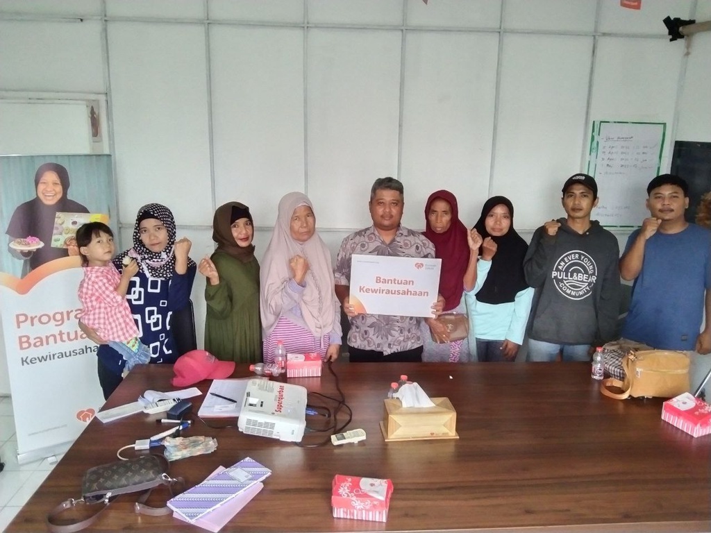 RUMAH ZAKAT SALURKAN BANTUAN KEWIRAUSAHAAN TAHAP KE 2 UNTUK UMKM BINAAN