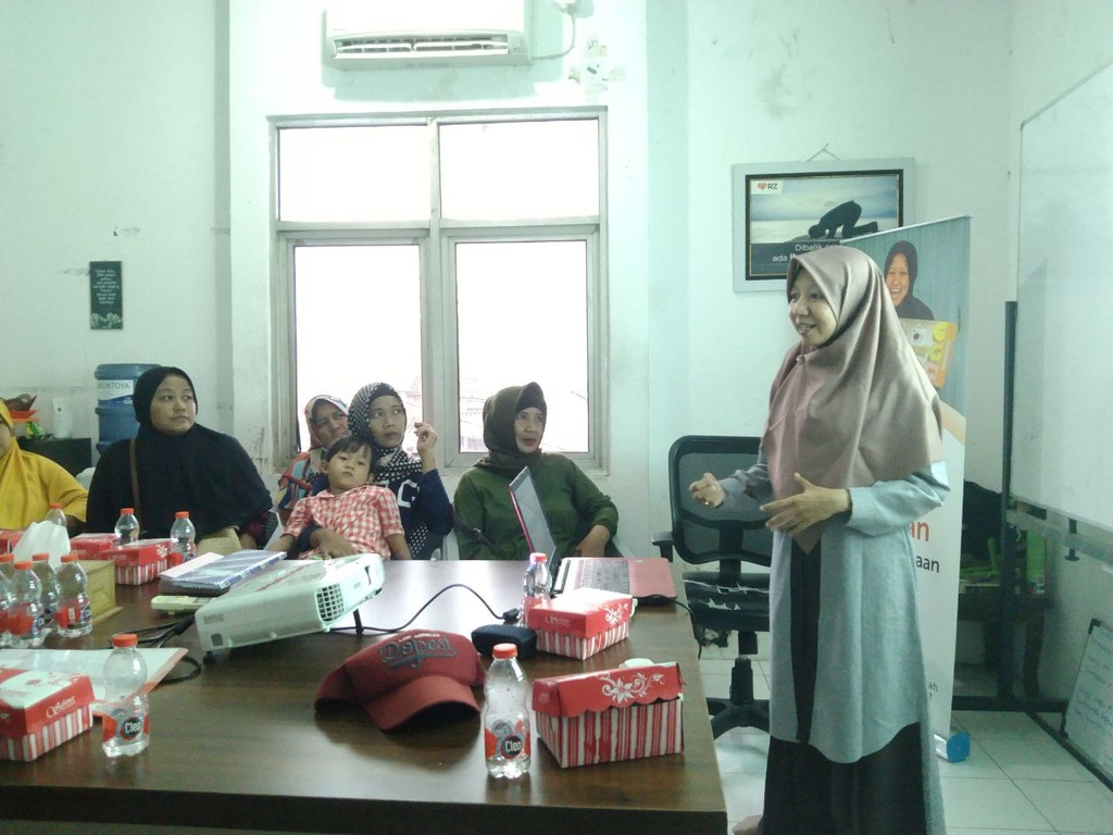 RUMAH ZAKAT BERIKAN EDUKASI PENERIMA MANFAAT MELALUI PELATIHAN KEWIRAUSAHAAN