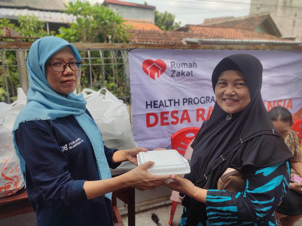 MELALUI POS LANSIA, RUMAH ZAKAT HADIRKAN PELAYANAN KESEHATAN BAGI LANSIA DI DESA BERDAYA