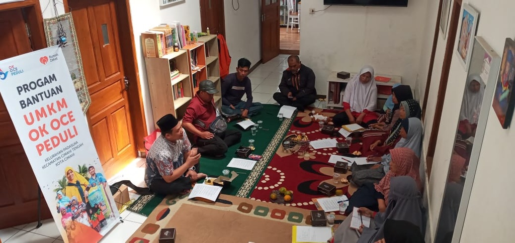 OKE OCE PEDULI BERSAA RUMAH ZAKAT ADAKAN PELATIHAN KEWIRAUSAHAAN KEPADA PELAKU UMKM