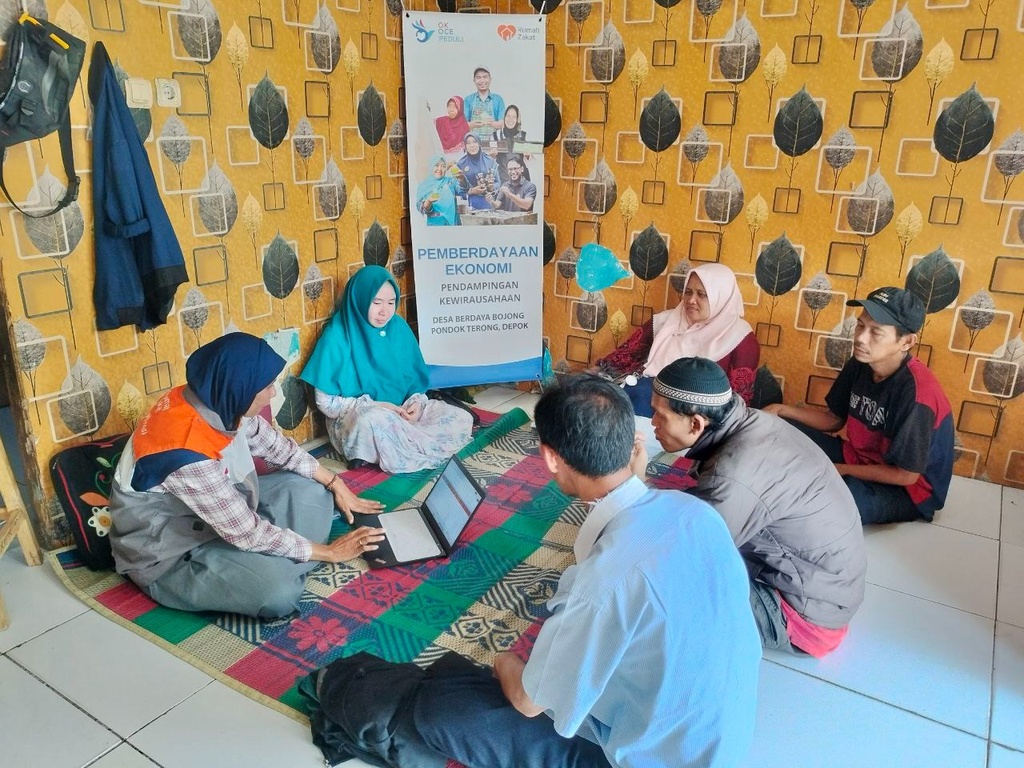 OKE OCE PEDULI BERSAMA RUMAH ZAKAT DAMPINGI PENERIMA MANFAAT UNTUK PEROLEH LEGALITAS USAHA