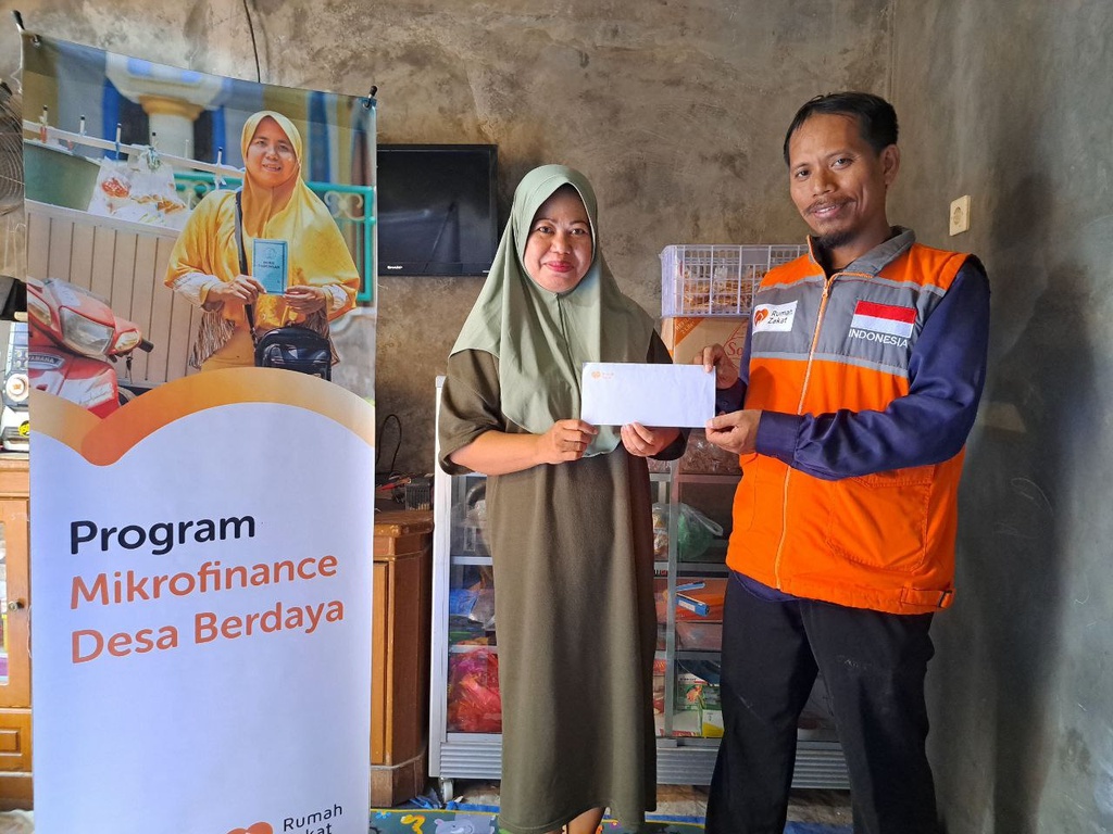 MELALUI BANTUAN MICROFINANCE, RUMAH ZAKAT TERUS DUKUNG PENGEMBANGAN UMKM