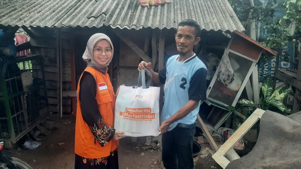 BINGKISAN LEBARAN KELUARGA HADIRKAN KEBAHAGIAAN UNTUK KELUARGA PRA SEJAHTERA