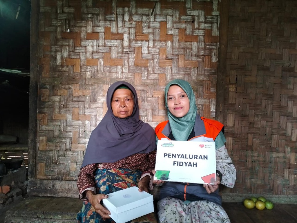RUMAH ZAKAT SALURKAN BANTUAN FIDYAH UNTUK LANSIA DAN JANDA