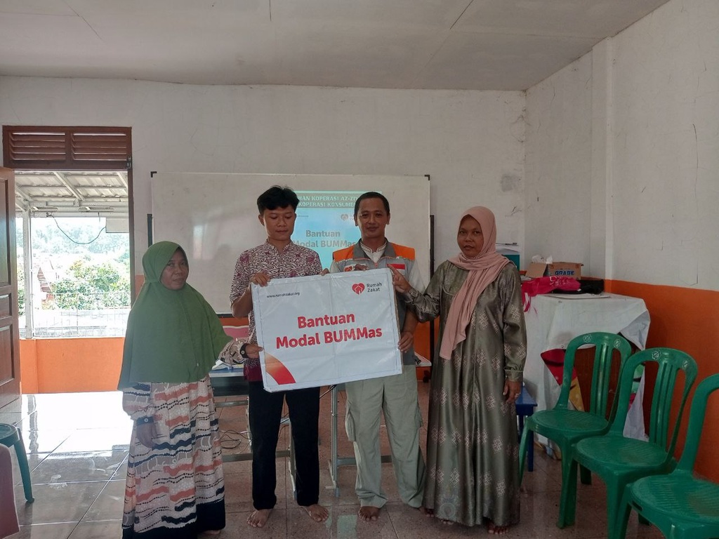 TERUS TINGKATKAN KUALITAS USAHA BUMMAS, RUMAH ZAKAT KEMBALI SALURKAN BANTUAN MODAL