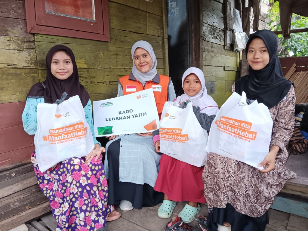 RUMAH ZAKAT KEMBALI HADIRKAN KEBAHAGIAAN MELALUI KADO LEBARAN YATIM