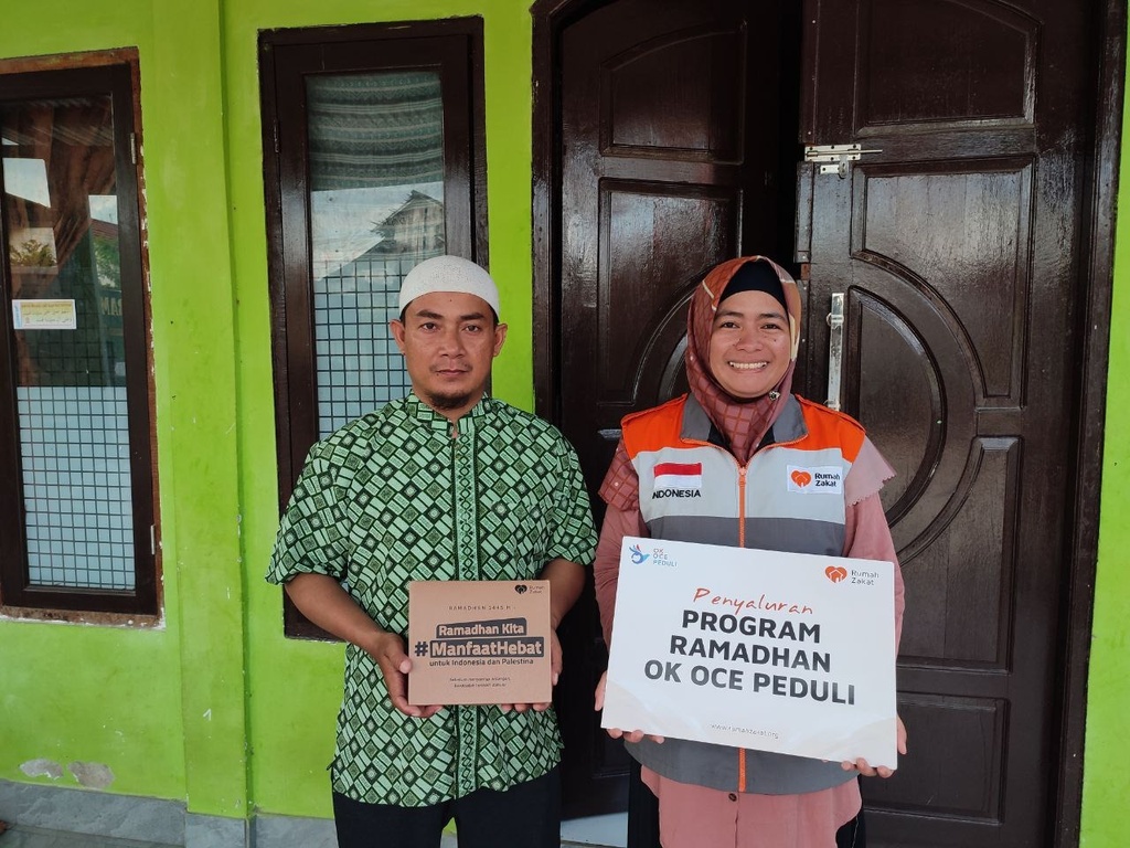 OK OCE PEDULI BERSAMA RUMAH ZAKAT SALURKAN PAKET MAKANAN BERBUKA UNTUK ANAK-ANAK DI PANTI ASUHAN