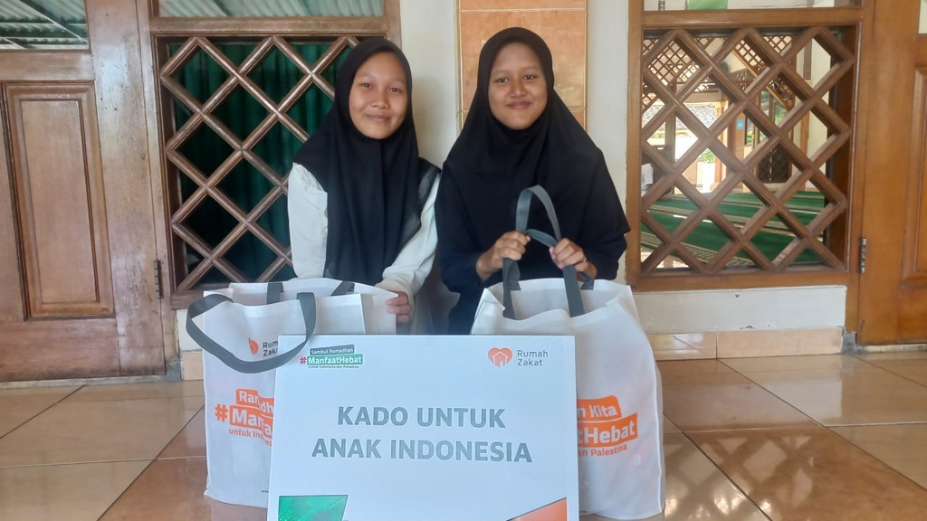 MERANGKAI SENYUM DI BULAN RAMADHAN, RUMAH ZAKAT BERBAGI 35 PAKET KLY UNTUK YATIM DHUAFA DI CILEGON