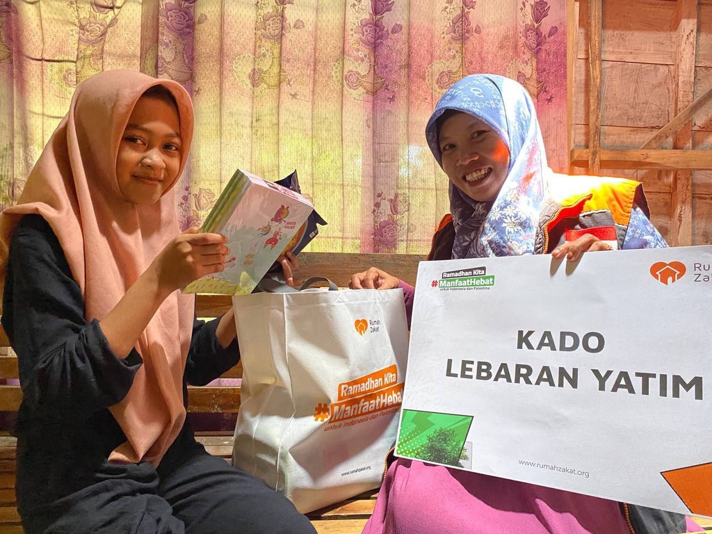 MELALUI KADO LEBARAN YATIM, RUMAH ZAKAT TERUS BERBAGI KEBAHAGIAAN DI BULAN RAMADHAN