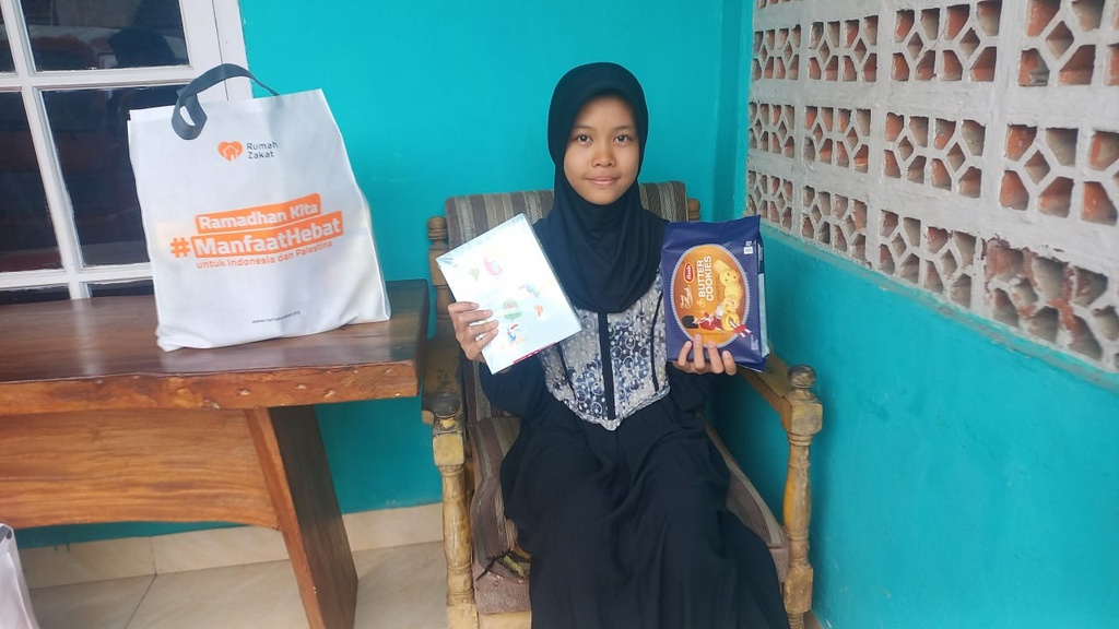 WUJUDKAN KEPEDULIAN TERHADAP ANAK YATIM, RUMAH ZAKAT SALURKAN KADO LEBARAN