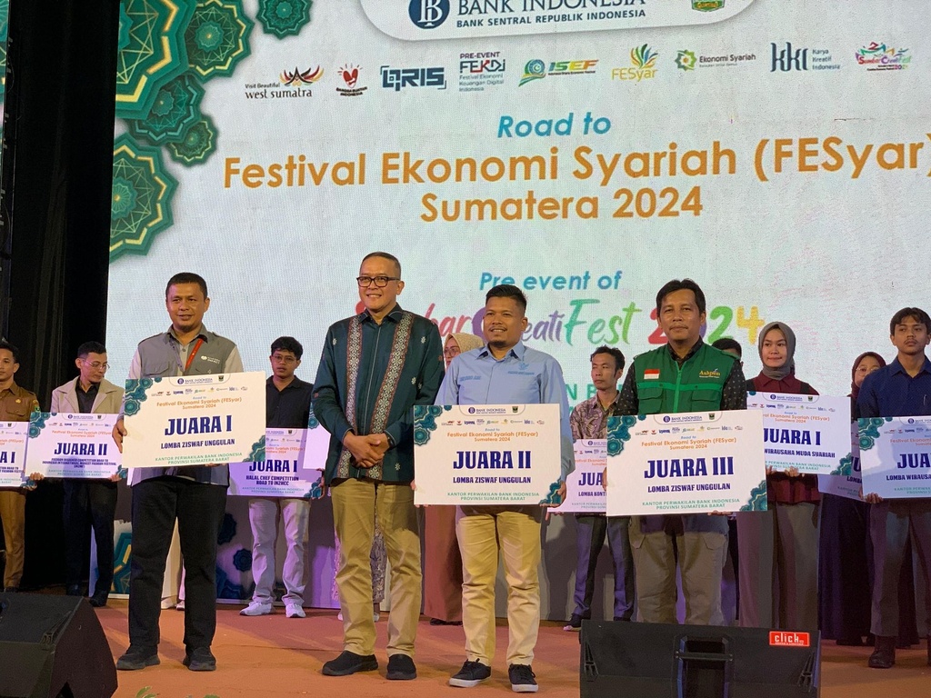 RUMAH ZAKAT SUMBAR RAIH JUARA 1 LOMBA LAZ UNGGULAN DALAM KEGIATAN ROAD TO FESYAR SUMATERA 2024 TINGKAT PROVINSI SUMATERA BARAT