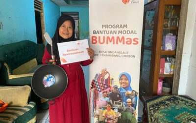 DUKUNG PERKEMBANGAN USAHA IBU TRI, RUMAH ZAKAT SALURKAN BANTUAN MODAL