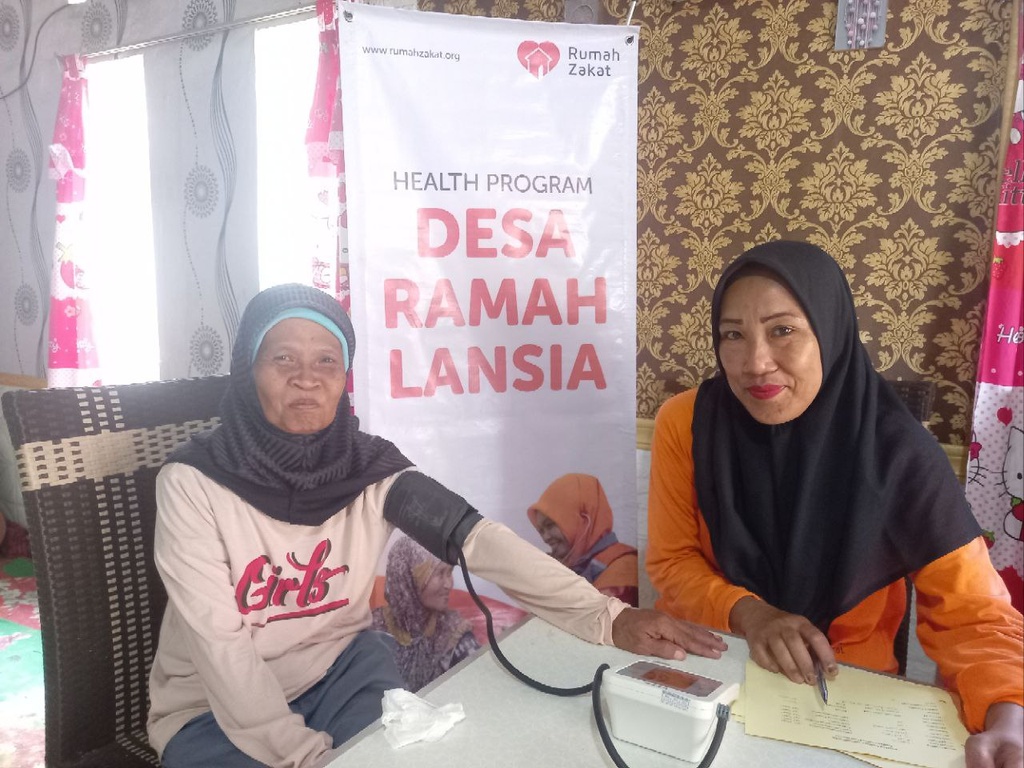 MELALUI POSYANDU LANSIA, RUMAH ZAKAT TERUS PASTIKAN KESEHATAN LANSIA DI USIA SENJA