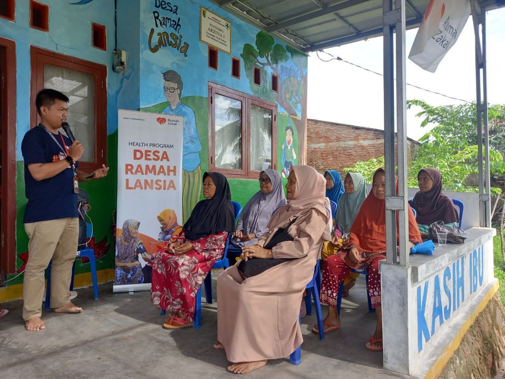 KELAS LANSIA, BENTUK PERHATIAN KHUSUS RUMAH ZAKAT DALAM MENJAGA KESEHATAN LANSIA DI DESA BERDAYA