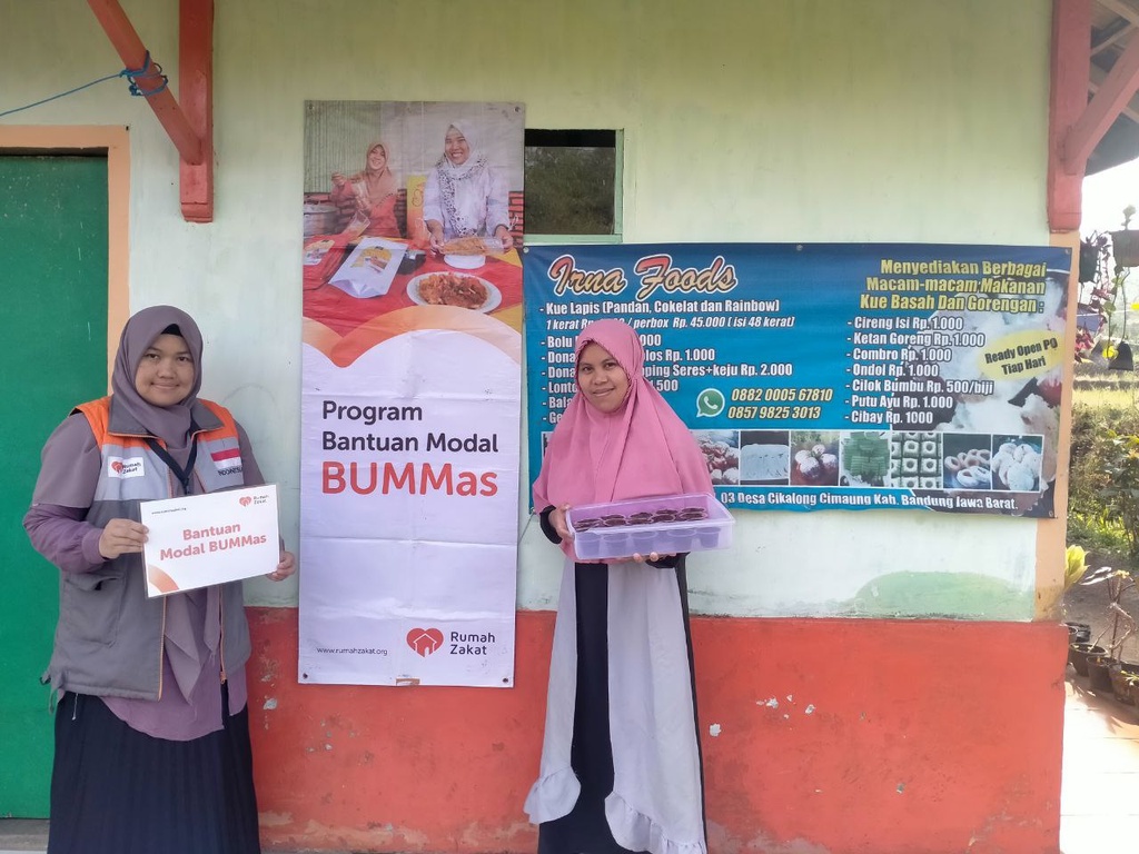 BANTU PERBAIKI PEREKONOMIAN PENERIMA MANFAAT, RUMAH ZAKAT SALURKAN BANTUAN MODAL