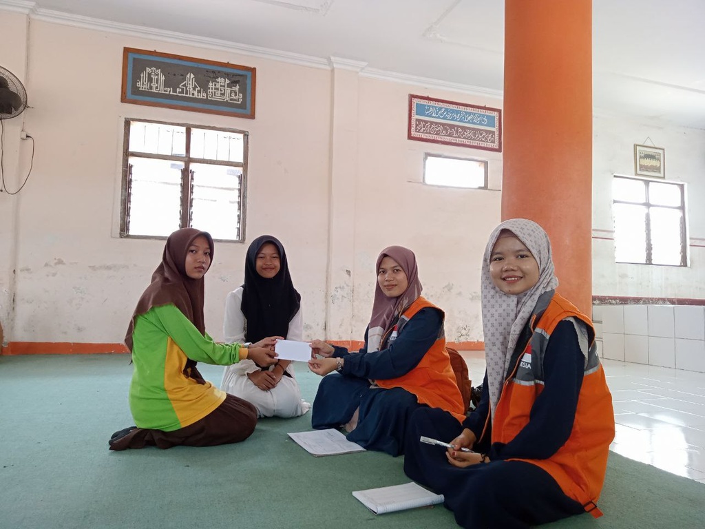 RUMAH ZAKAT SALURKAN BANTUAN BEASISWA KEPADA 142 ANAK YATIM DHUAFA