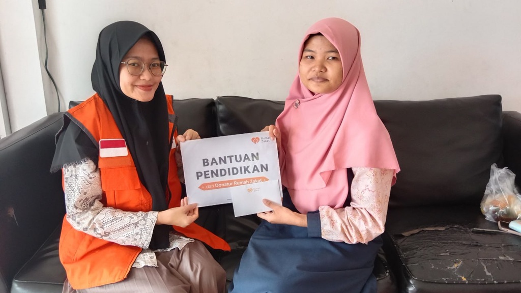 RUMAH ZAKAT BANTU AZZAHRA WUJUDKAN CITA-CITA MELALUI BANTUAN PENDIDIKAN
