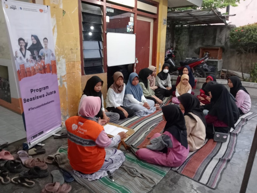 PENYALURAN BEASISWA BANK JAGO, ANAK JUARA RUMAH ZAKAT BELAJAR TENTANG PHBS