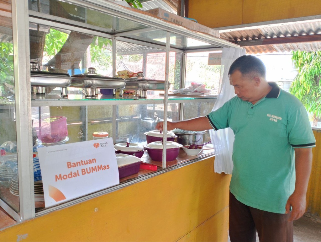 RUMAH ZAKAT BERI SUNTIKAN MODAL UNTUK USAHA WARUNG MAKAN