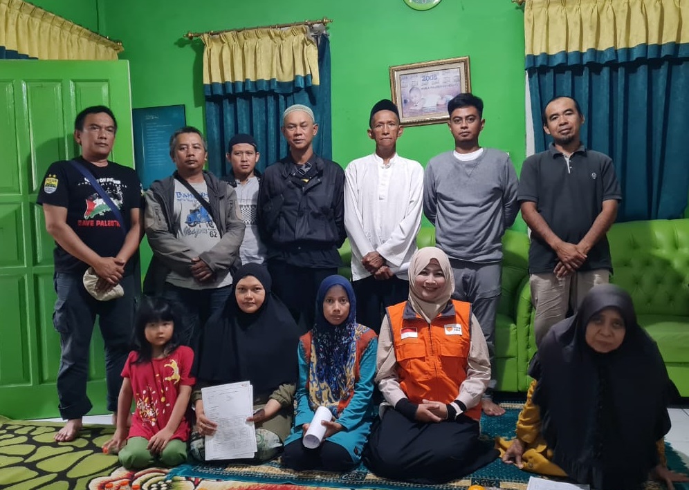 OKE OCE MENGGANDENG RUMAH ZAKAT SALURKAN BANTUAN UMKM KEPADA 10 PELAKU USAHA DI BANDUNG BARAT