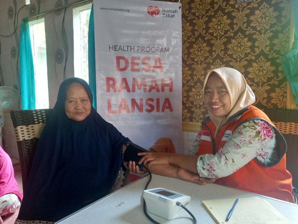 RUMAH ZAKAT ADAKAN POSYANDU LANSIA UNTUK JAGA KESEHATAN LANSIA