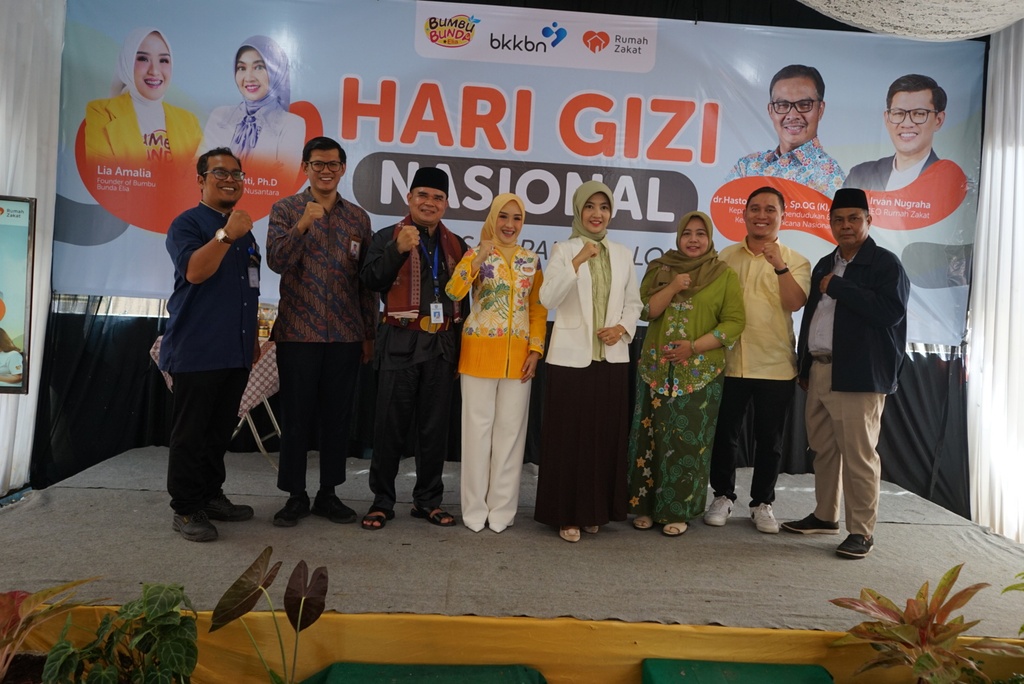 BERSAMA BUMBU BUNDA ELIA, BKKBN DAN RUMAH ZAKAT SELENGGARAKAN SEMINAR GIZI DAN LIVE COOKING DI 5 KOTA