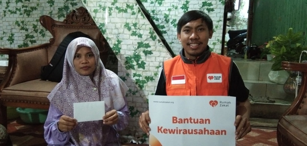 DORONG PENINGKATAN PENDAPATAN PELAKU USAHA, RUMAH ZAKAT SALURKAN BANTUAN KEWIRAUSAHAAN