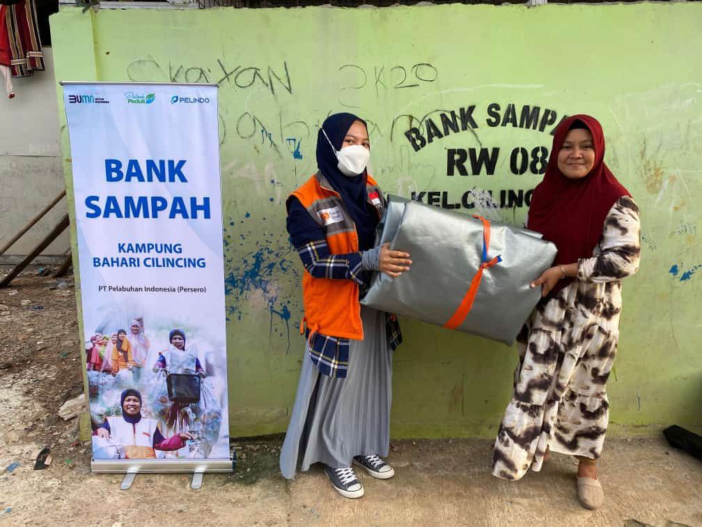 PT PELINDO WUJUDKAN KAMPUNG BAHARI CILINCING MELALUI PROGRAM BANK SAMPAH