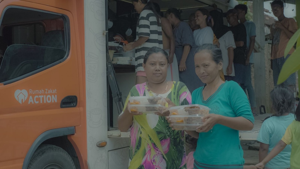 RUMAH ZAKAT SALURKAN 400 PAKET MAKANAN KEPADA MASYARAKAT TERDAMPAK GEMPA