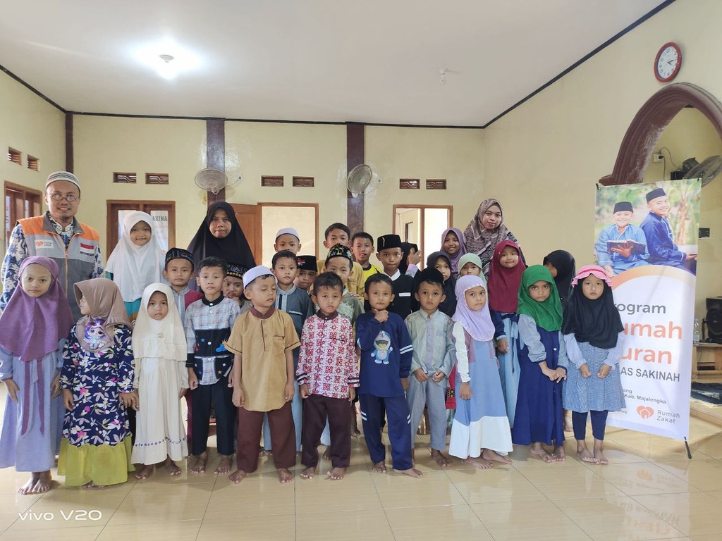 WUJUDKAN KEPEDULIAN TERHADAP TENAGA PENGAJAR DI RUMAH QURAN, RUMAH ZAKAT SALURKAN BANTUAN UNTUK GURU NGAJI