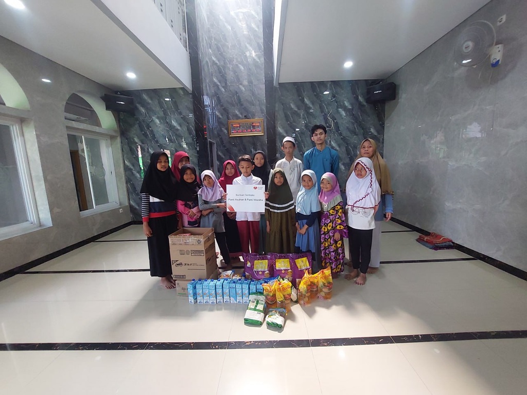 RUMAH ZAKAT SALURKAN BANTUAN SEMBAKO UNTUK PANTI SOSIAL YATIM PIATU DAN DHUAFA AL-KAUTSAR