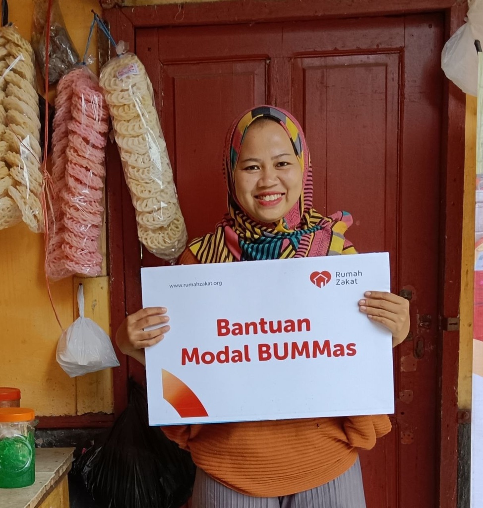 CERITA SITI, PENJUAL SATE USUS YANG PERNAH RUGI JUALAN NAMUN KINI SETELAH BERGABUNG MENJADI MITRA BINAAN RUMAH ZAKAT