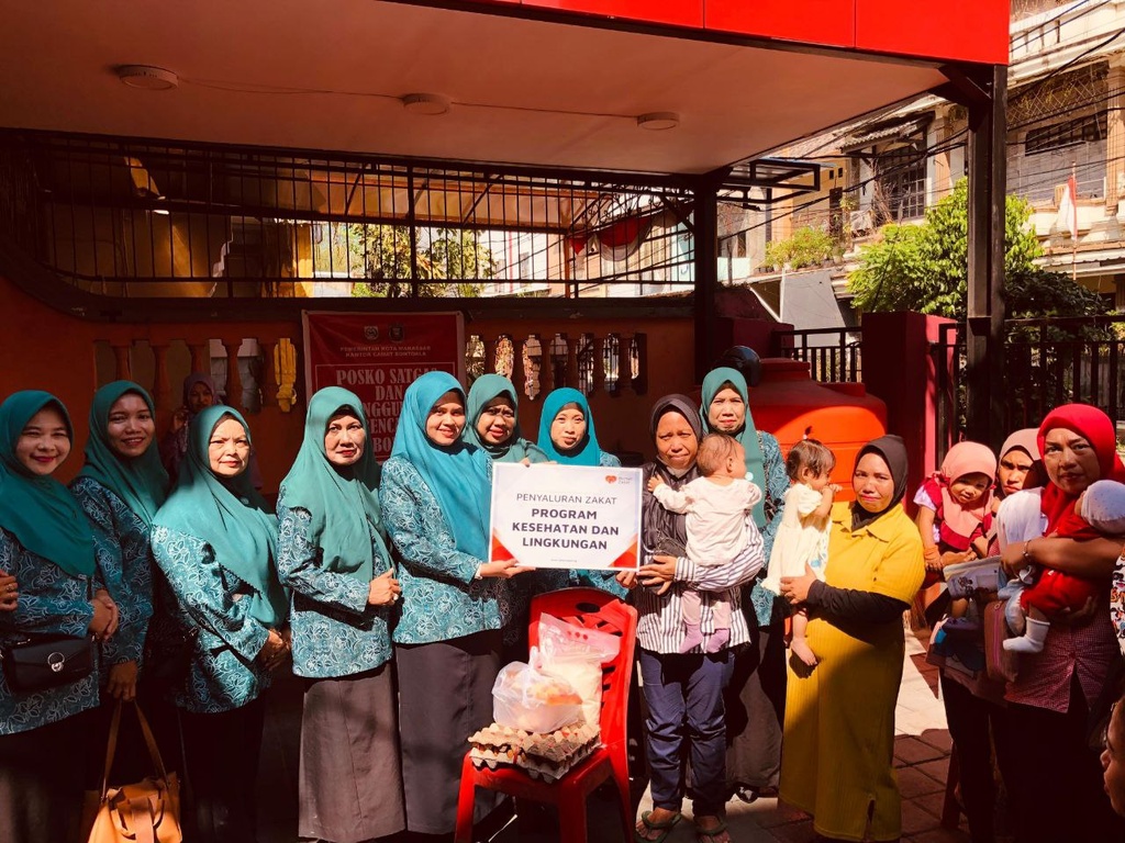 PEDULI STUNTING, RUMAH ZAKAT BERKOLABORASI DENGAN PEMERINTAH KECAMATAN BONTOALA BERBAGI SEMBAKO