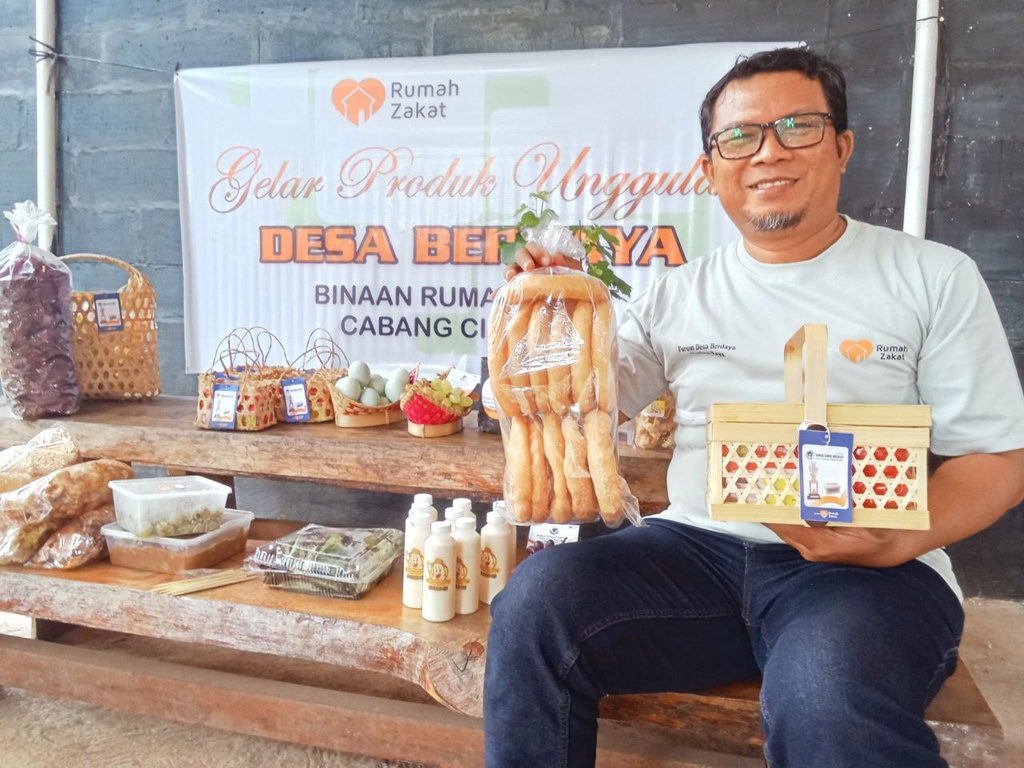 RUMAH BAMBU WERAGATI IKUTI AJANG KOMPETISI KREATIVITAS TINGKAT KABUPATEN MAJALENGKA