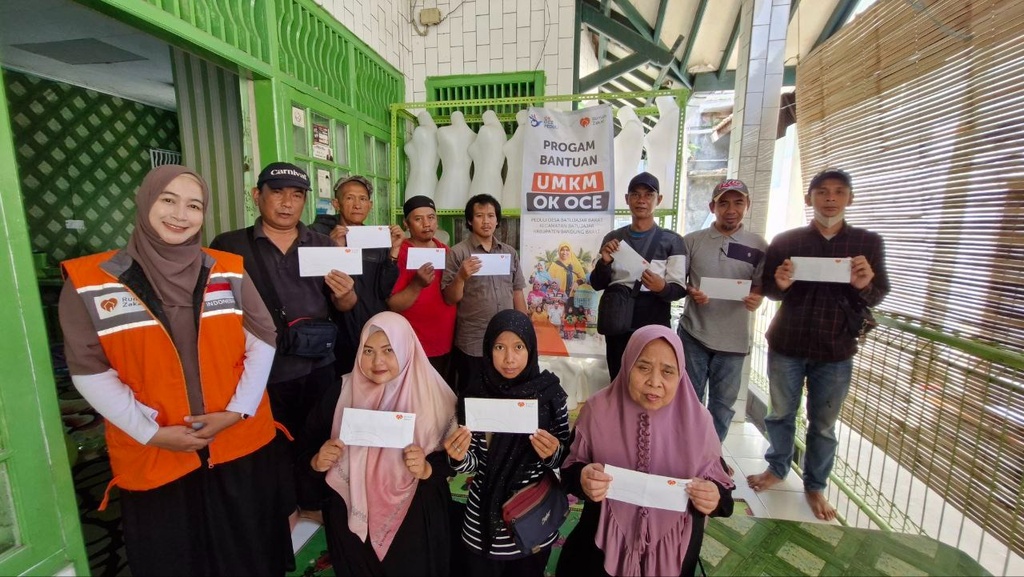 OK OCE CARES TOGETHER WITH RUMAH ZAKAT DISTRIBUTES CAPITAL ASSISTANCE FOR UMKM