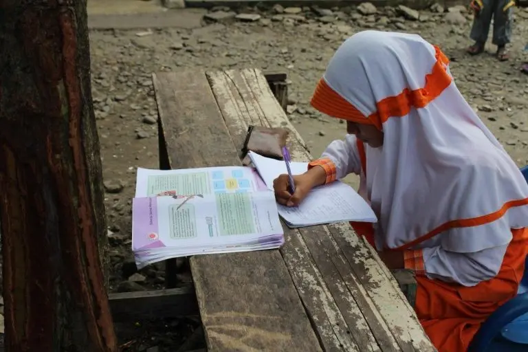 sedekah yatim putus sekolah 3