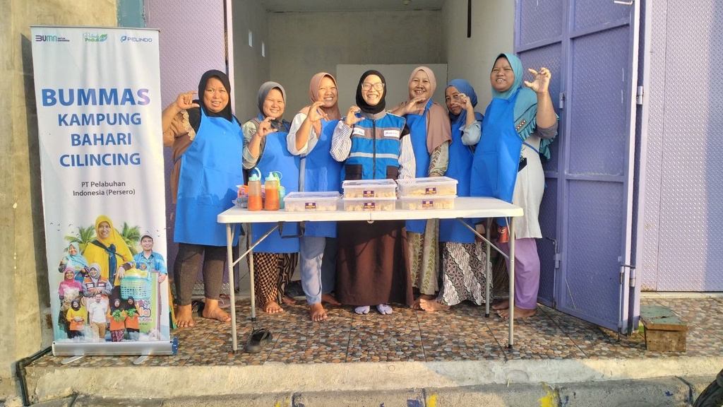 PT PELINDO BERSAMA RUMAH ZAKAT MENYOKONG AKTIVITAS PRODUKSI OLAHAN IKAN BUMMAS KAMPUNG NELAYAN CILINCING