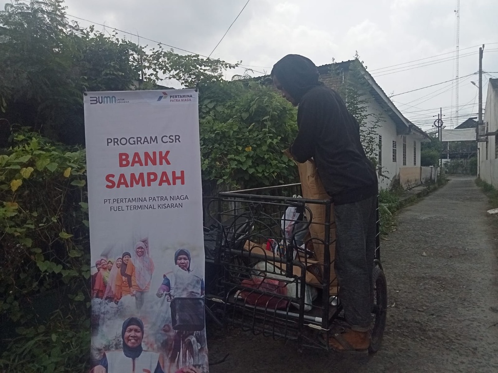 BANK SAMPAH TERUS EDUKASI MASYARAKAT TENTANG PENGELOLAAN SAMPAH SEJAK DINI
