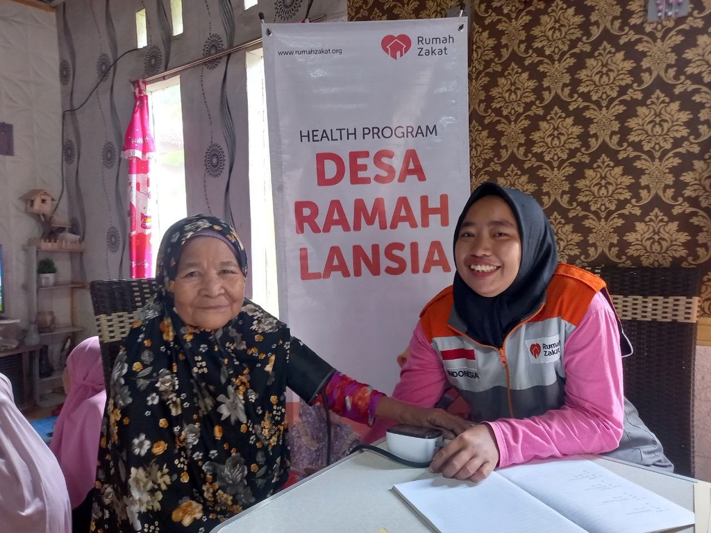 PASTIKAN LANSIA SEHAT DI USIA SENJA, RUMAH ZAKAT KEMBALI HADIRKAN PROGRAM POSYANDU LANSIA