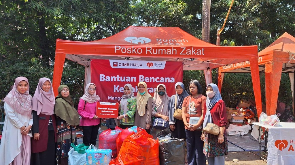 Rumah Zakat dan CIMB Niaga Salurkan Bantuan untuk Korban Kebakaran Manggarai, Jakarta Selatan