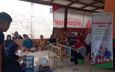 Dewan Masjid Al Haqqul Mubiin dan Rumah Zakat Adakan Pelatihan Pembuatan Furniture Dari Rotan Sintetis