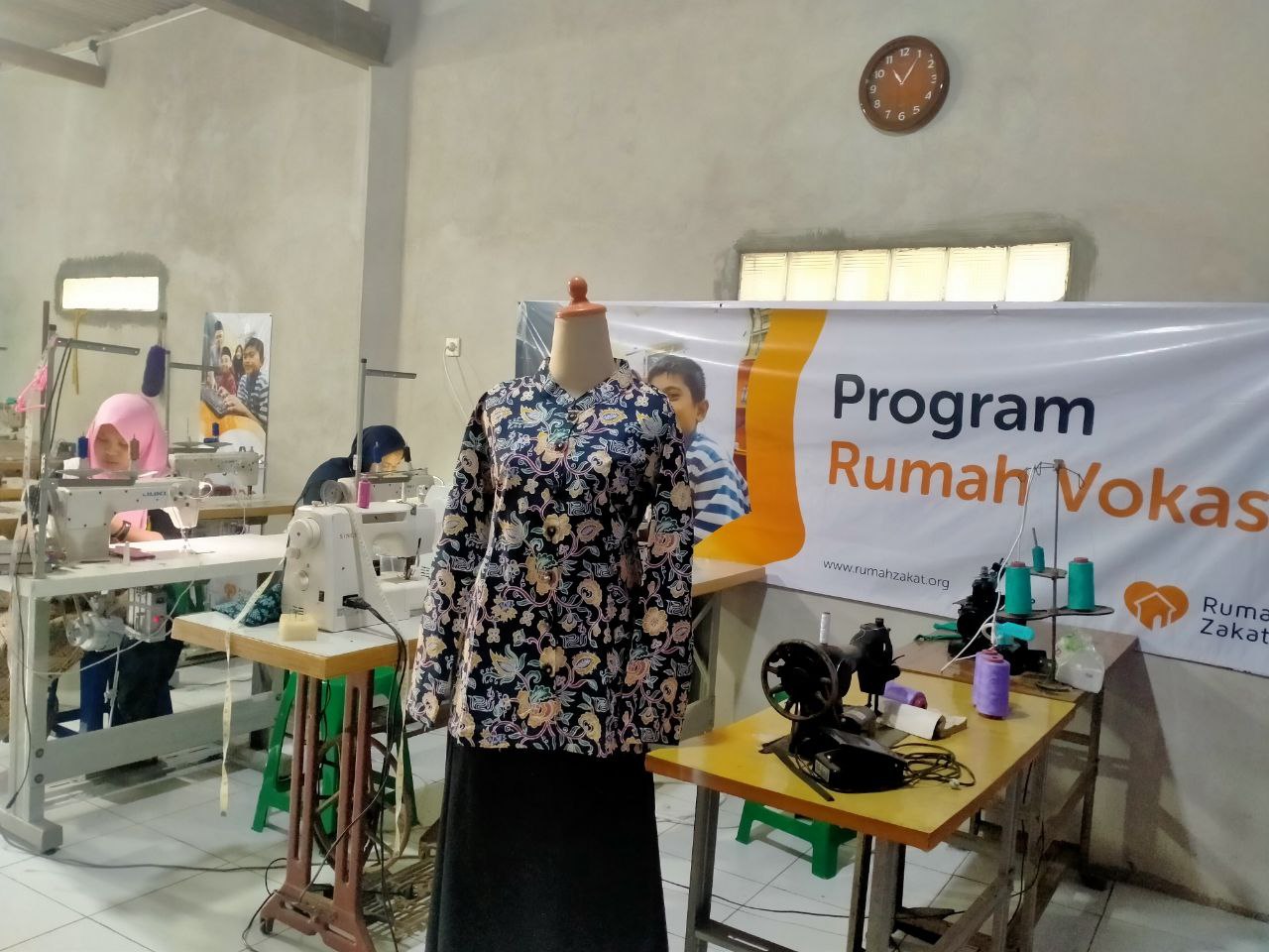 Adakan Pelatihan Jahit, Rumah Vokasi Binaan Rumah Zakat Siap Bersaing di Pasaran