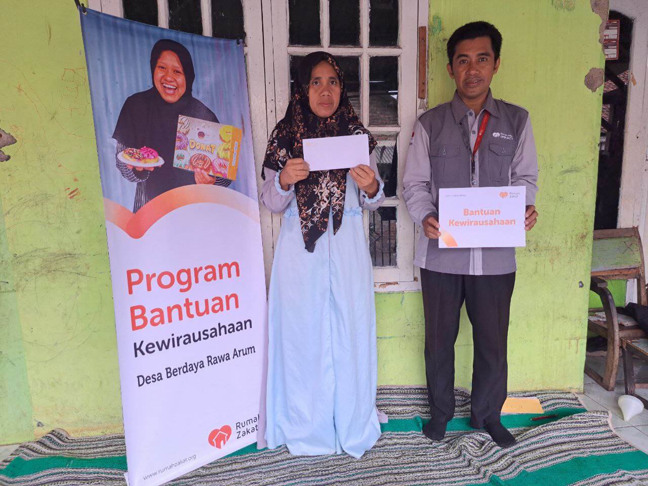 Bantu Kembangkan UMKM, Rumah Zakat Salurkan Bantuan Kewirausahaan untuk Maryati Bantu Kembangkan UMKM, Rumah Zakat Salurkan Bantuan Kewirausahaan untuk Maryati