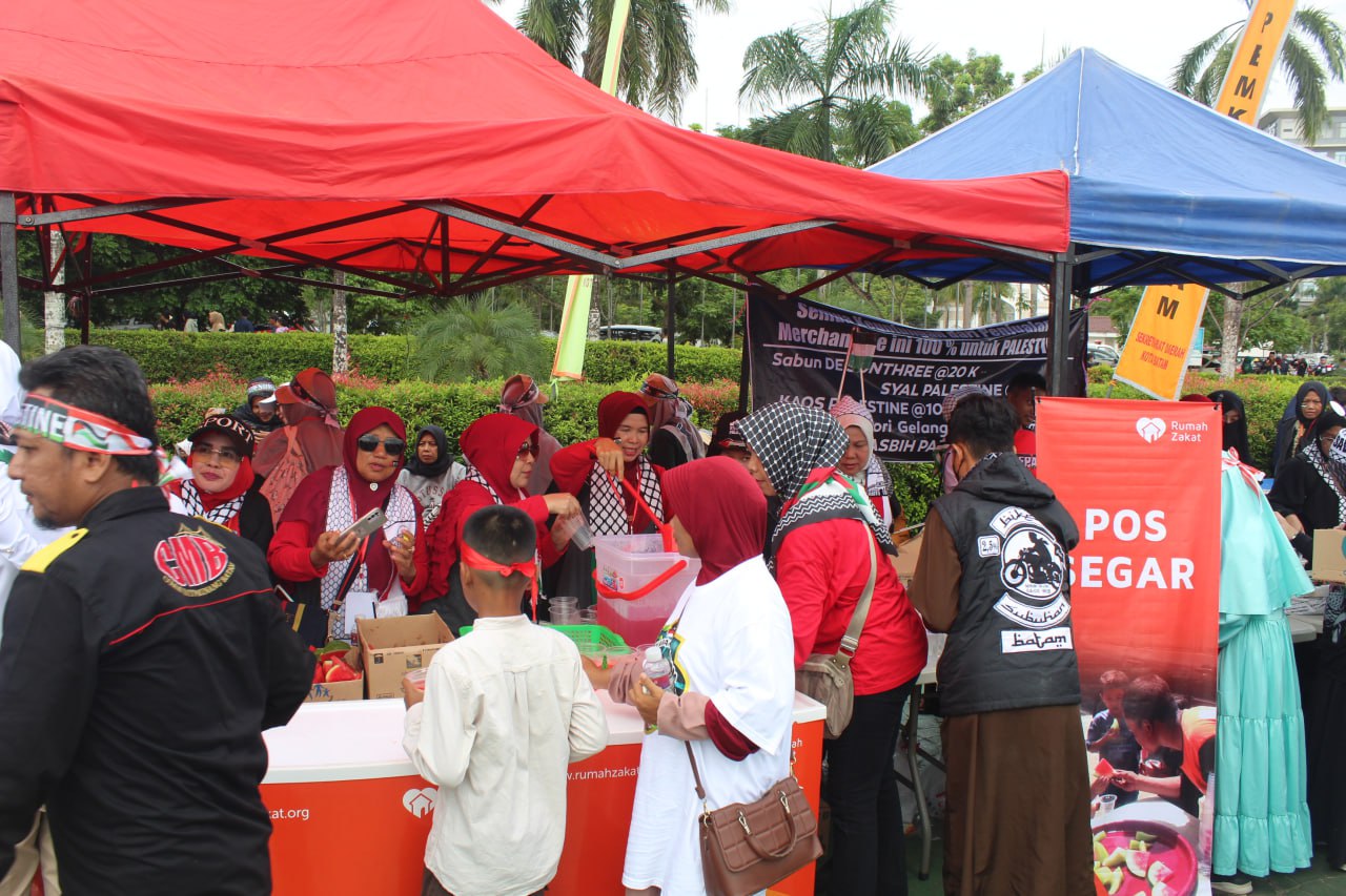 Dirikan Pos Segar, Rumah Zakat Dukung Aksi Peduli Palestina di Alun-Alun Batam