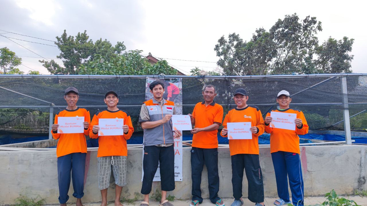 Dongkrak Usaha Masyarakat, Rumah Zakat Berikan Tambahan Modal Usaha