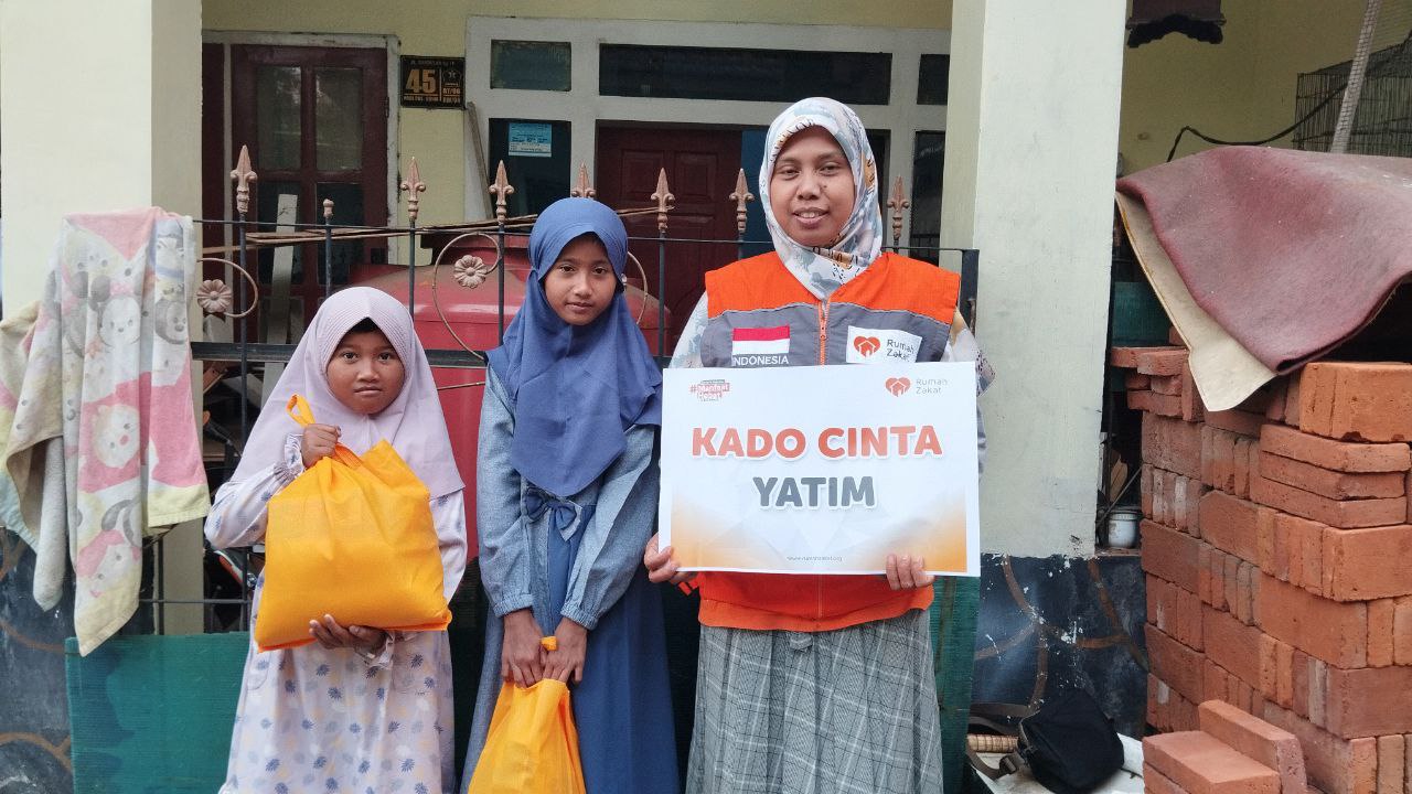 Peringati Maulid Nabi, Rumah Zakat Tebar Kebahagiaan dengan Berbagi Kado untuk Yatim